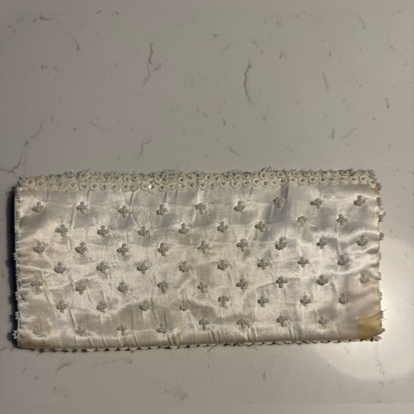 Vintage Style Clutch with Sequin& Bead Detailing 4 x 8” interior smaller pocket - Picture 4 of 9